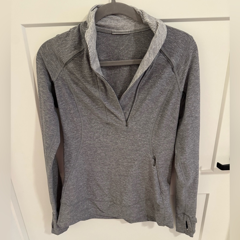 Lululemon Heathered Gray 1/2 Zip Pullover Size 8 Thumbhole Athletic Top